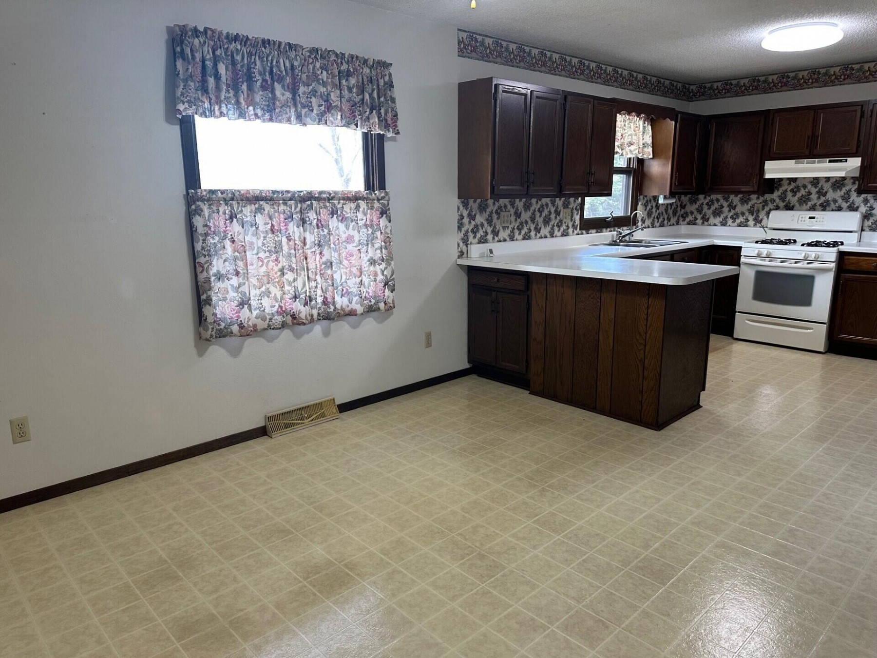 109 6th&nbsp;Street, Arlington, SD 57212