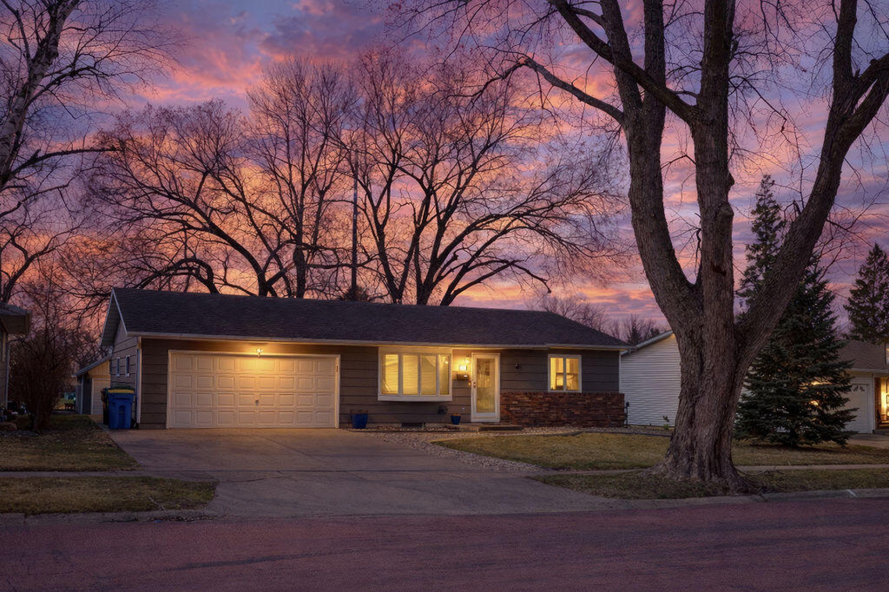 2110 Derdall&nbsp;Drive, Brookings, SD 57006