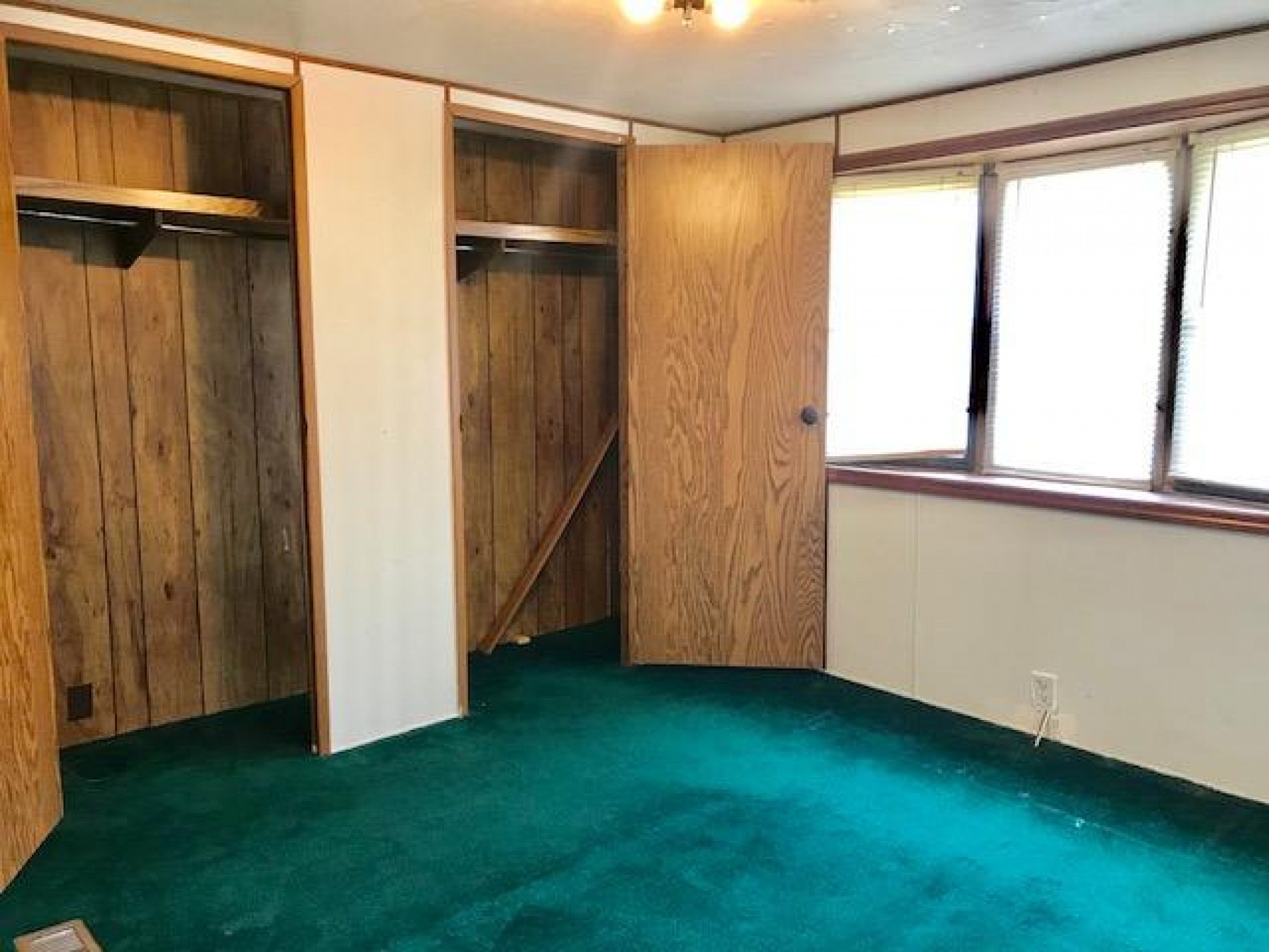 408 3rd Ave S, Brookings, SD 57006