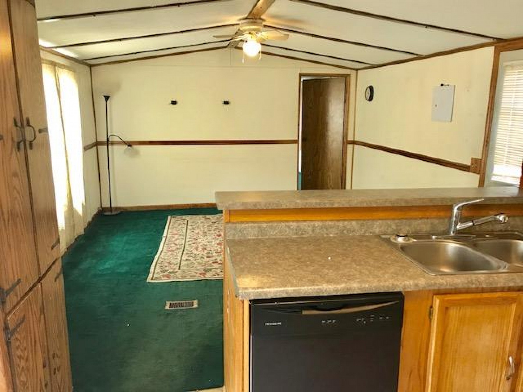 408 3rd Ave S, Brookings, SD 57006