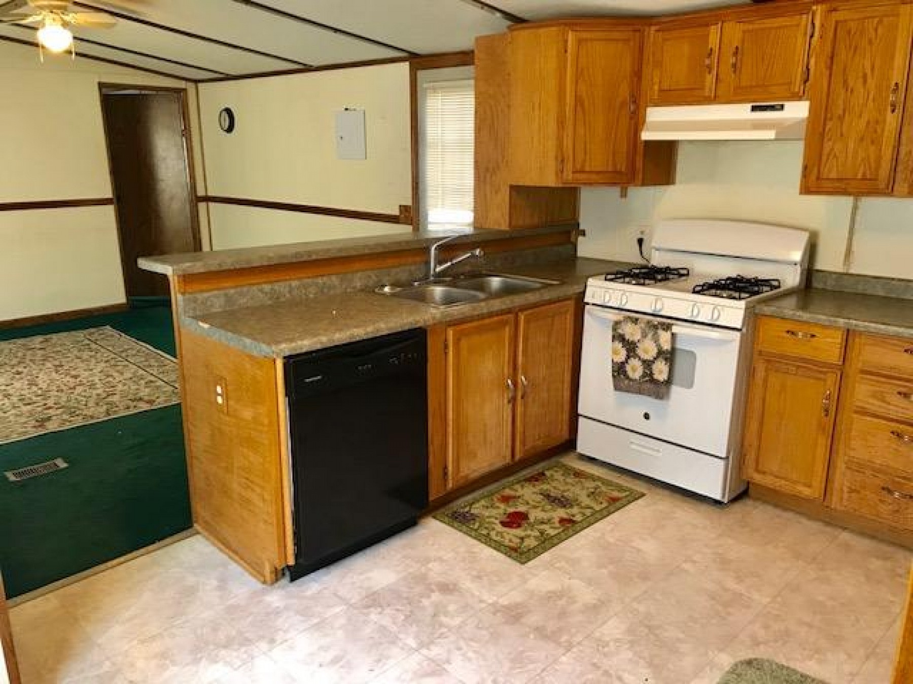 408 3rd Ave S, Brookings, SD 57006