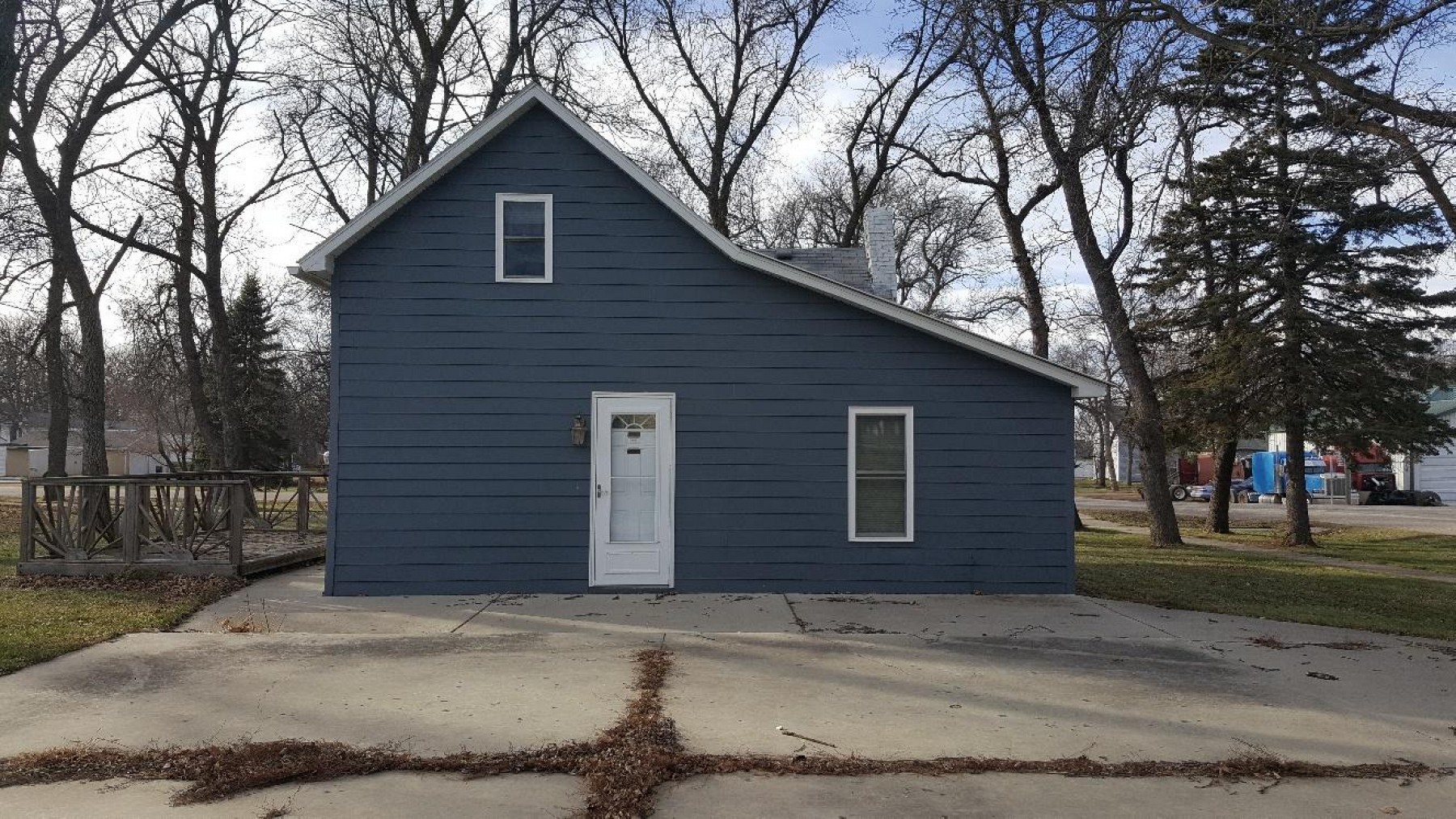 202 Hooker Avenue, White, SD 57276