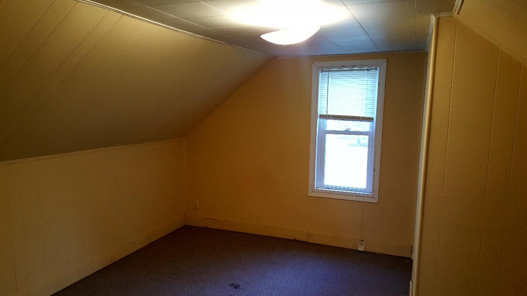 202 Hooker Avenue, White, SD 57276