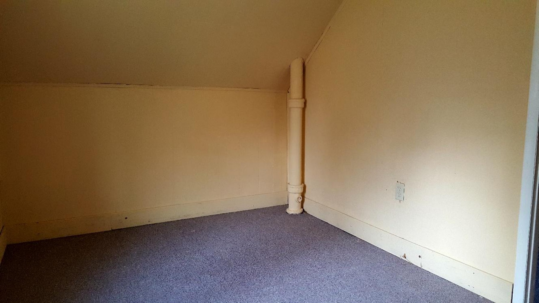 202 Hooker Avenue, White, SD 57276