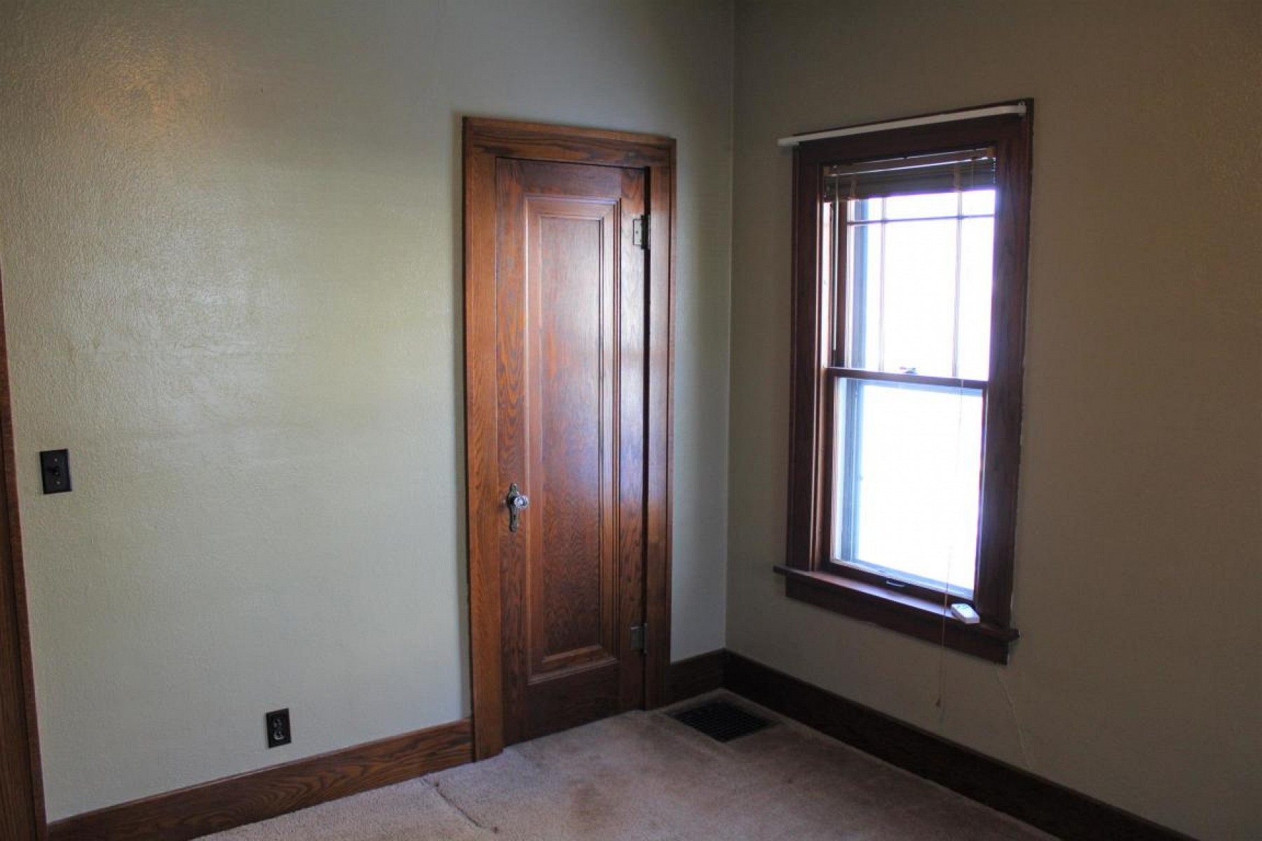 423 Kasan Avenue, Volga, SD 57071