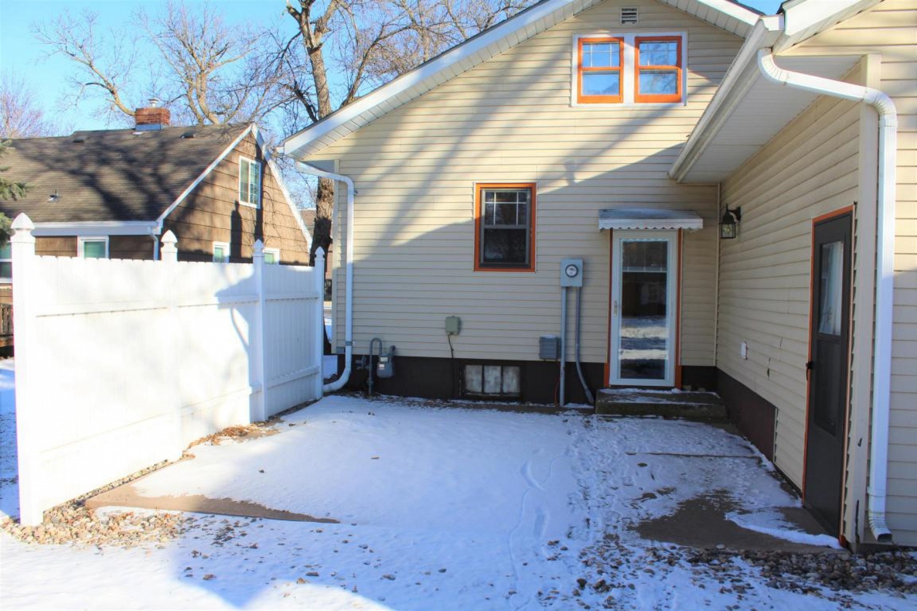 423 Kasan Avenue, Volga, SD 57071