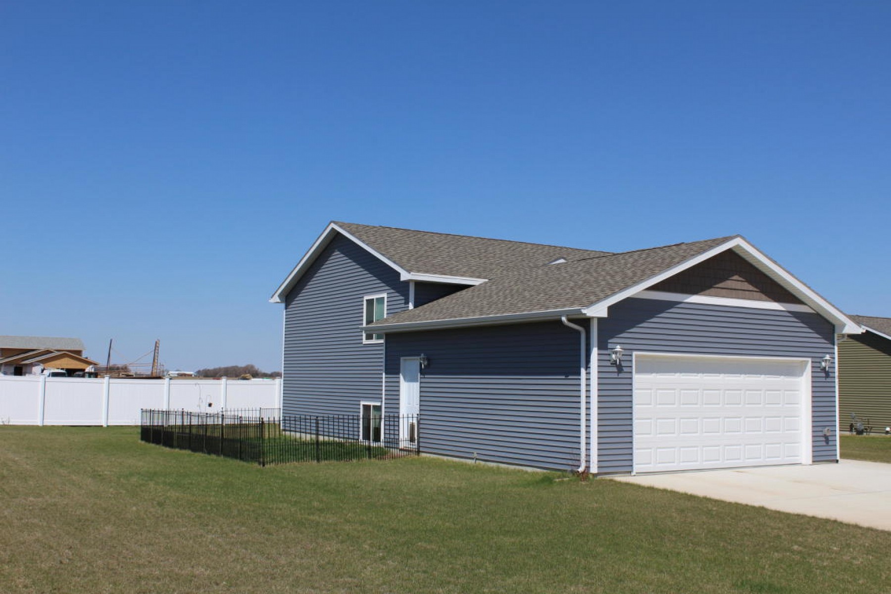 101 Edman Avenue, Volga, SD 57071