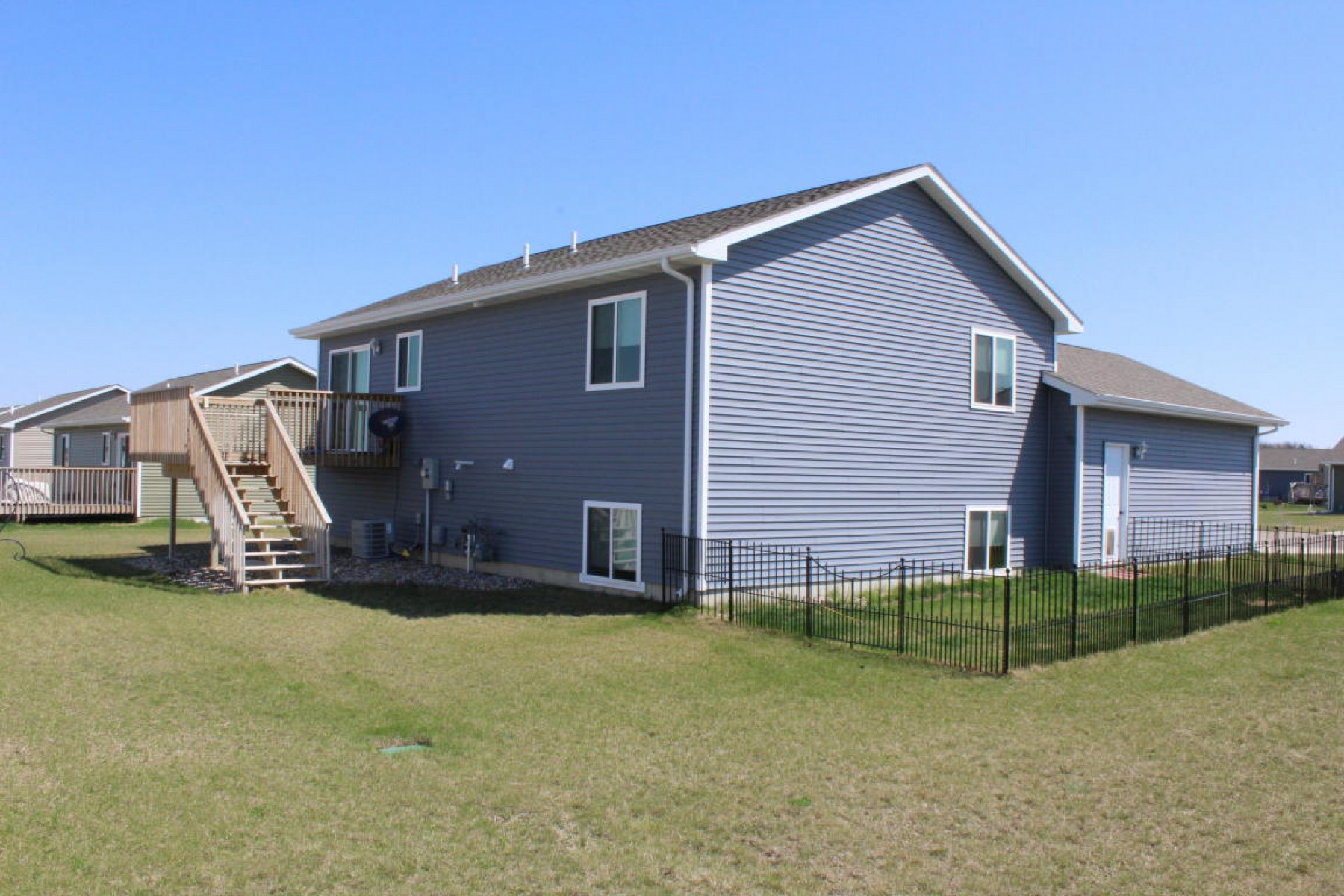 101 Edman Avenue, Volga, SD 57071
