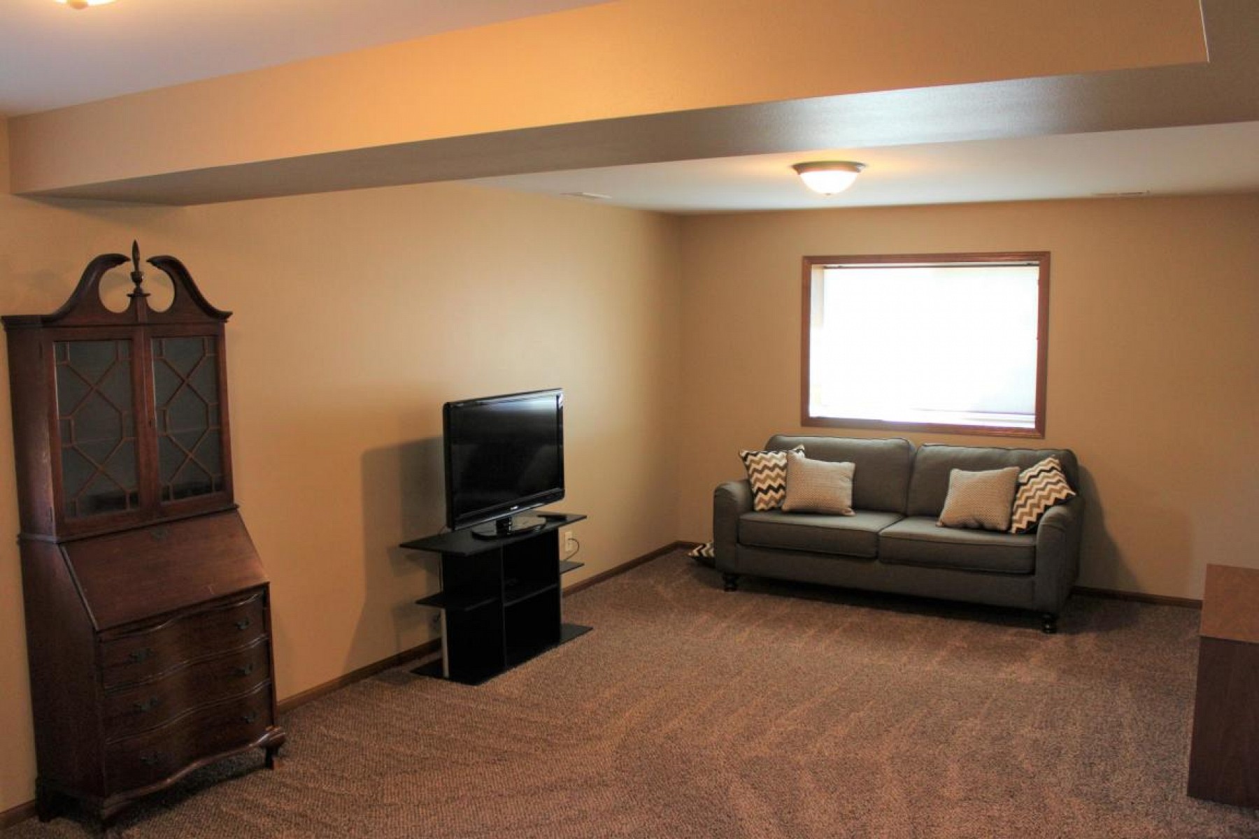 101 Edman Avenue, Volga, SD 57071