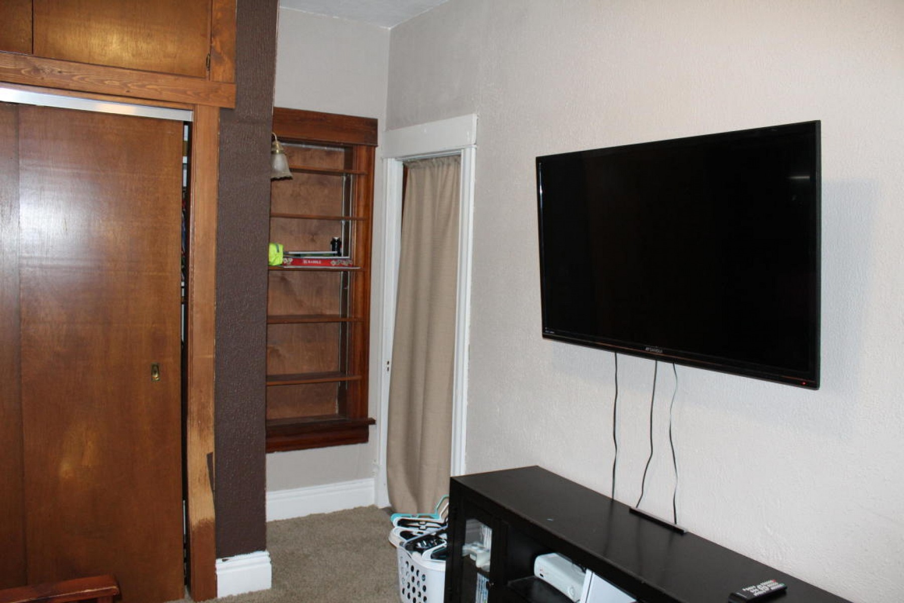 225 Hansina Avenue, Volga, SD 57071