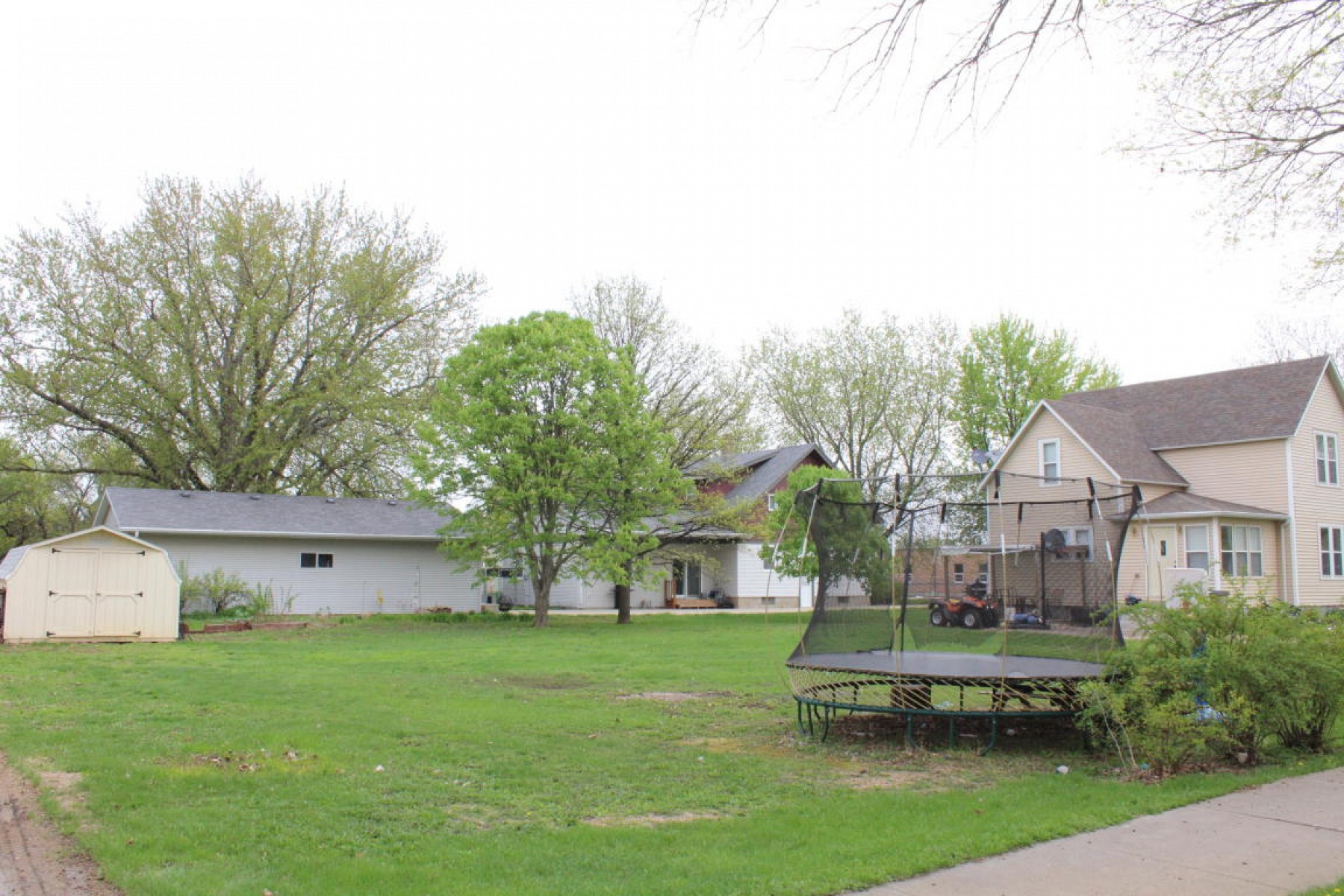 225 Hansina Avenue, Volga, SD 57071