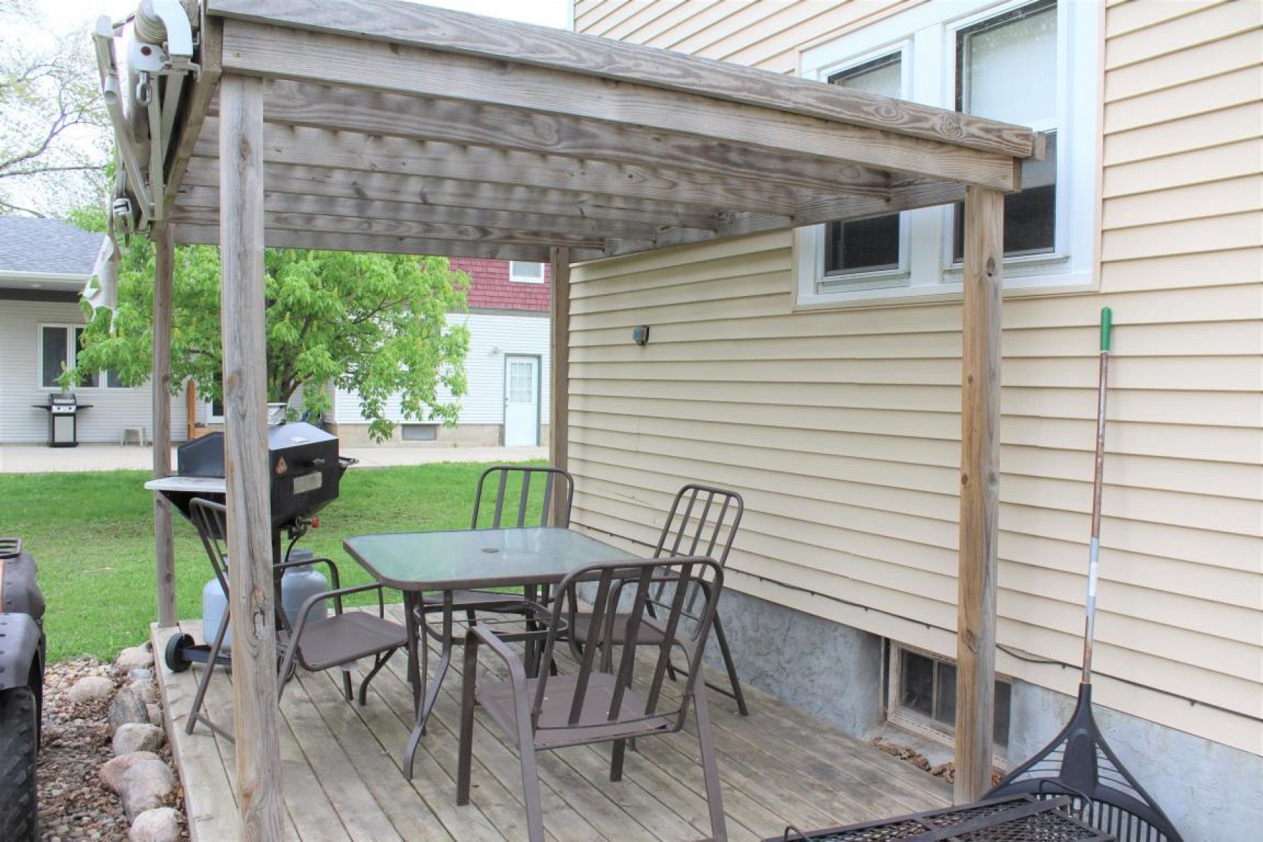 225 Hansina Avenue, Volga, SD 57071