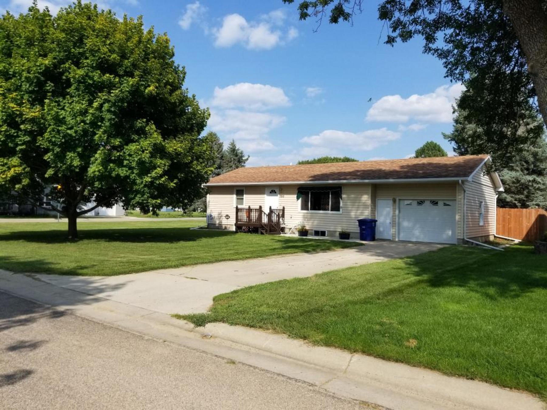 700 Astrachan Avenue, Volga, SD 57071