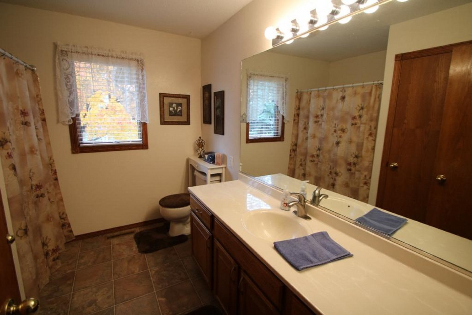 1722 Eberlein Drive, Brookings, SD 57006