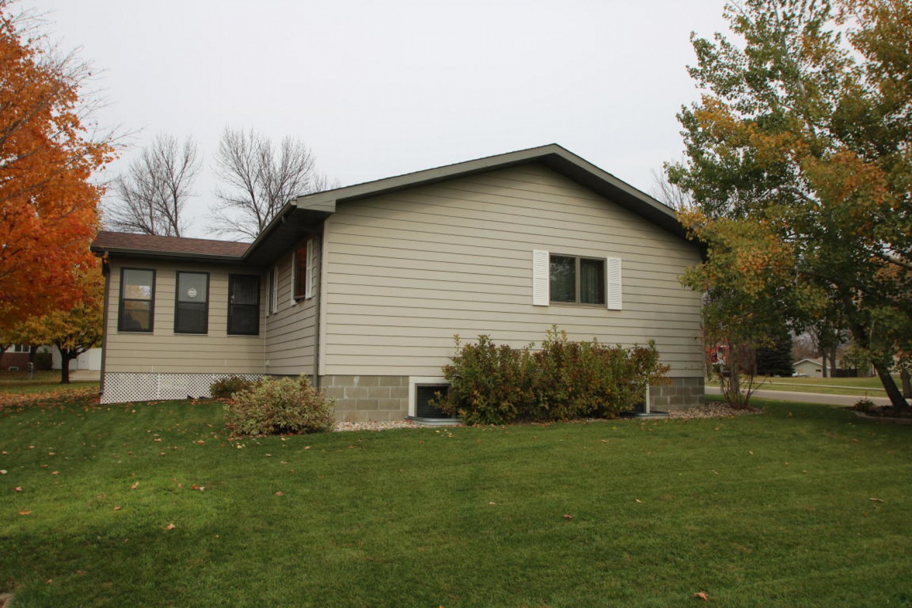 1722 Eberlein Drive, Brookings, SD 57006