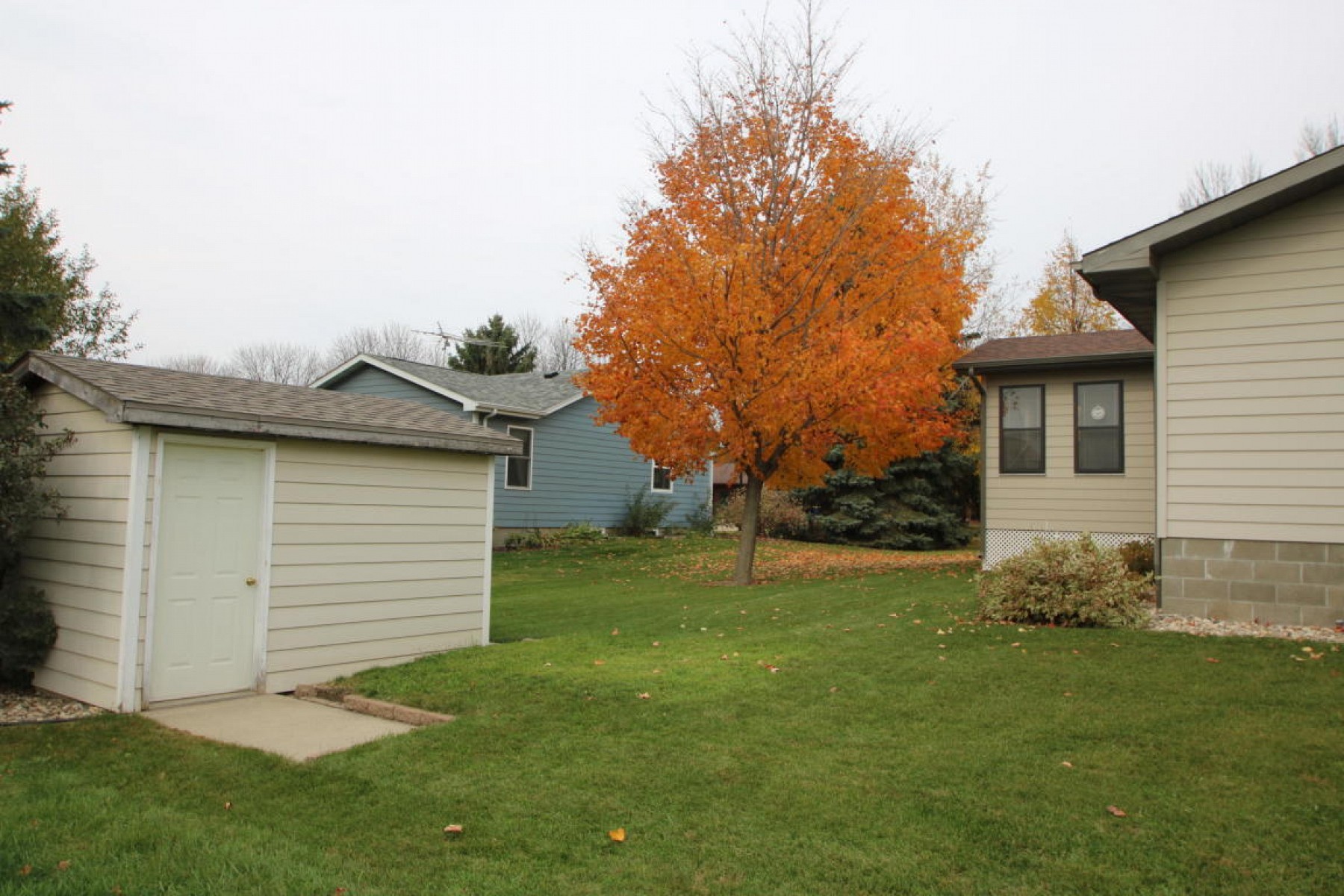 1722 Eberlein Drive, Brookings, SD 57006