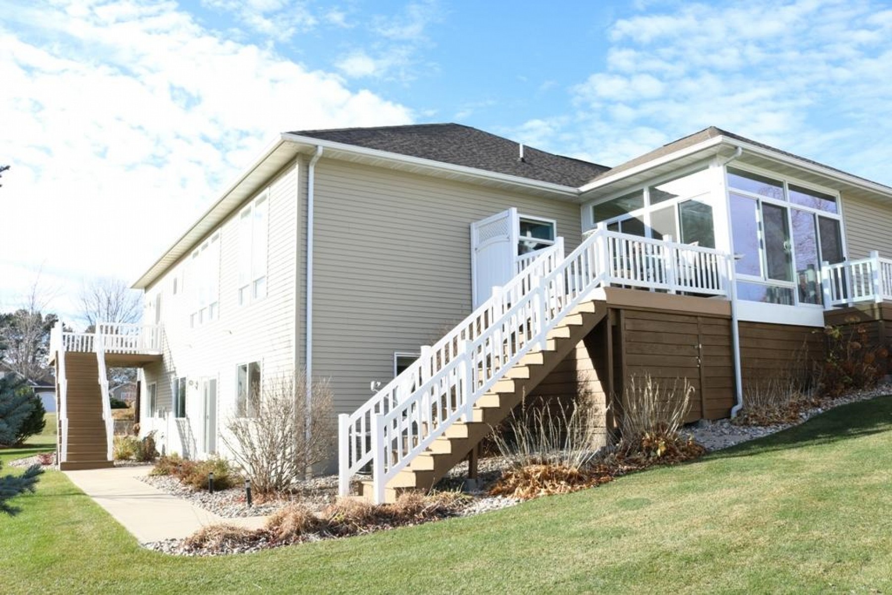 225 Grey Owl Pass, Brookings, SD 57006