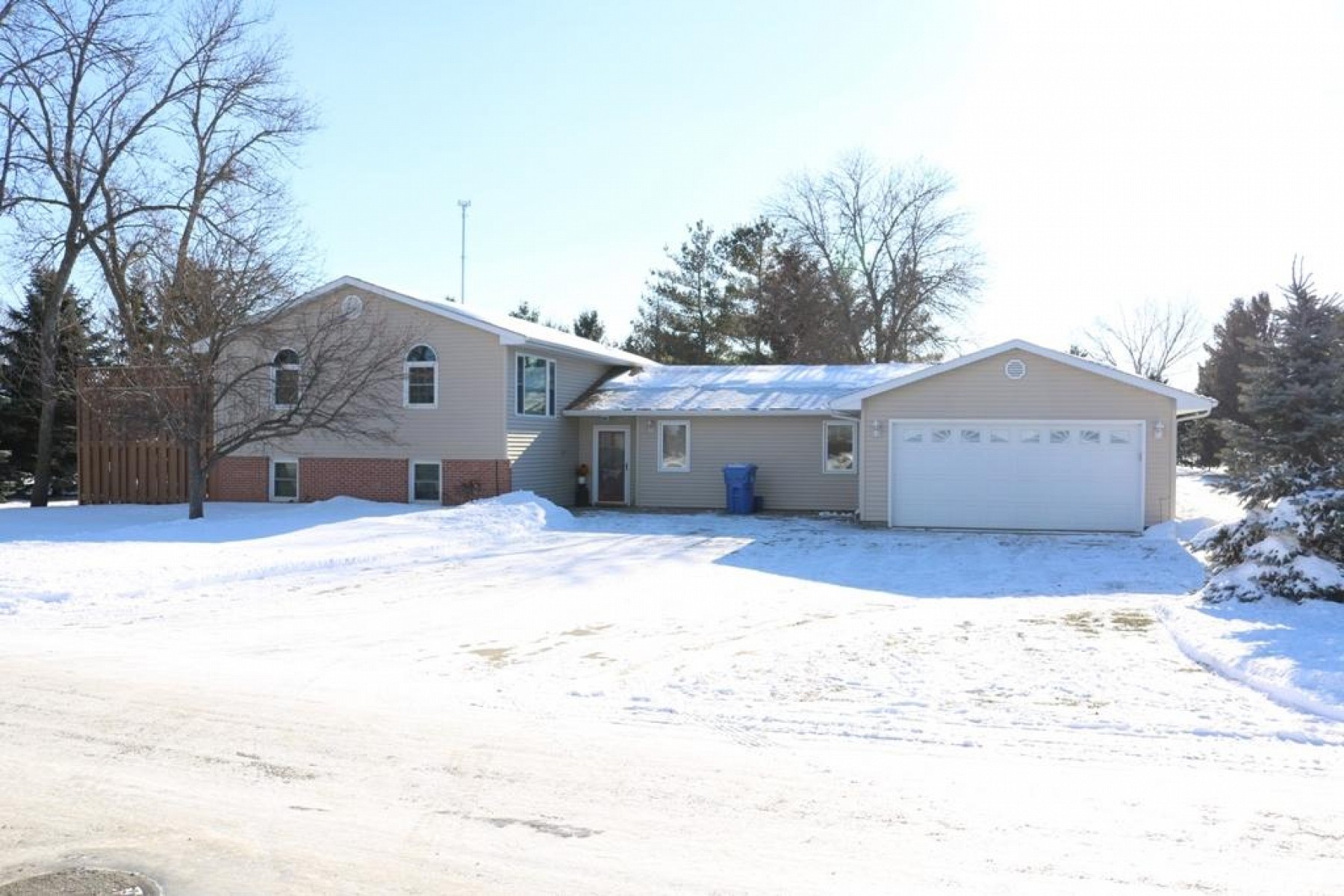 108 Redmond Road W, Aurora, SD 57002