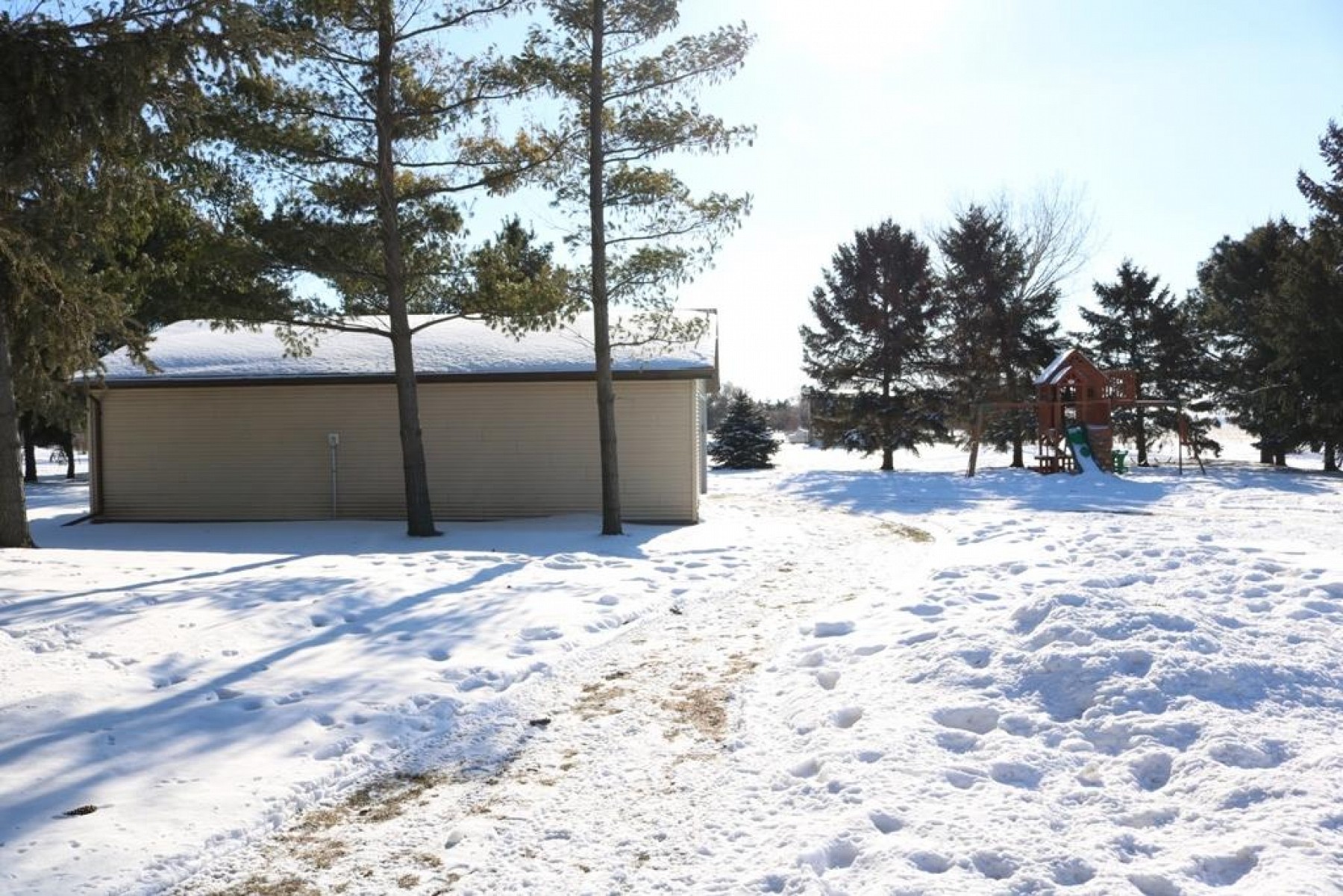 108 Redmond Road W, Aurora, SD 57002