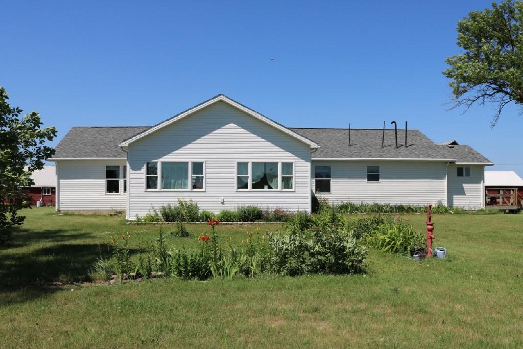 47516 211th Street, Brookings, SD 57006
