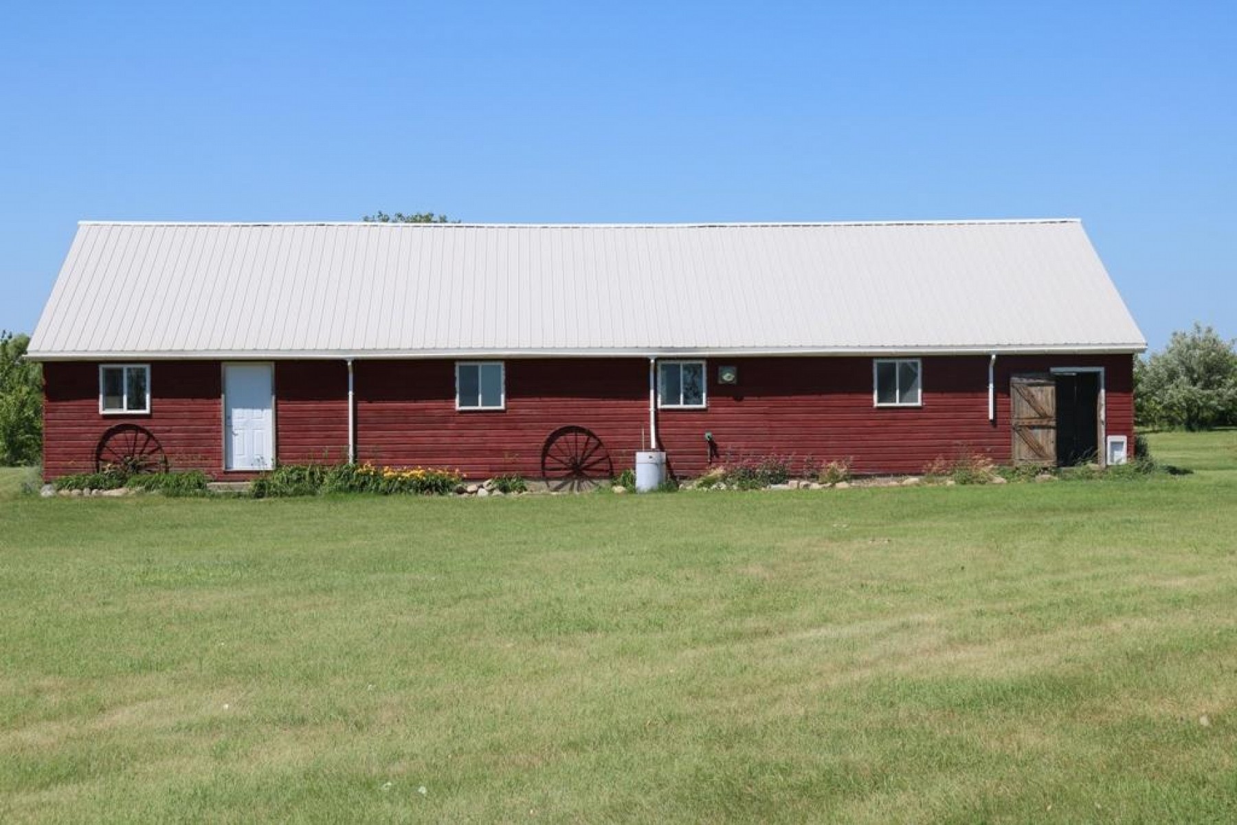 47516 211th Street, Brookings, SD 57006