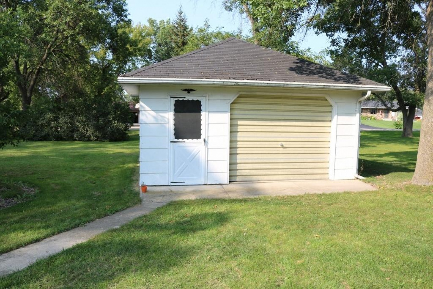 404 1st Street, Bruce, SD 57220