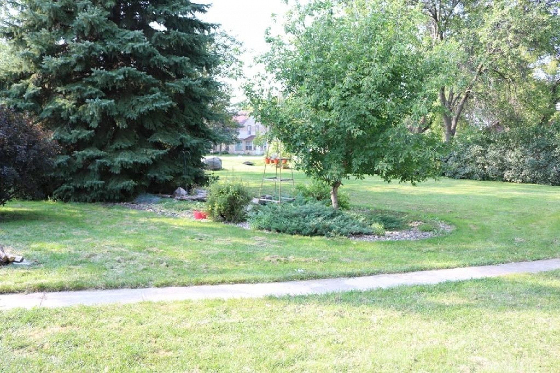 404 1st Street, Bruce, SD 57220