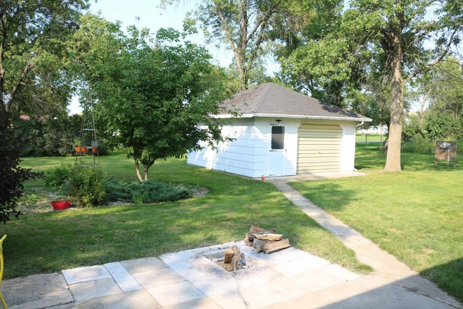 404 1st Street, Bruce, SD 57220