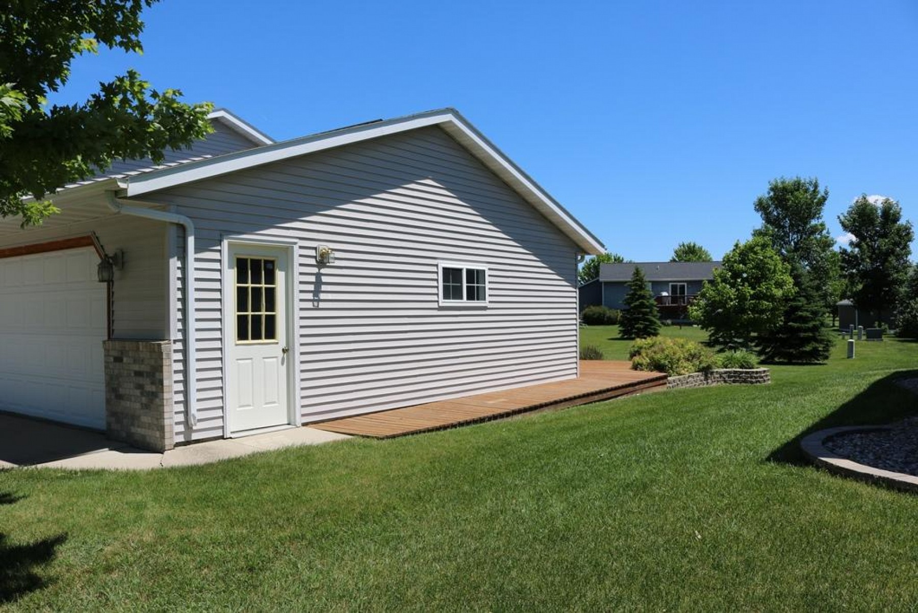 1239 Windsor Drive, Brookings, SD 57006