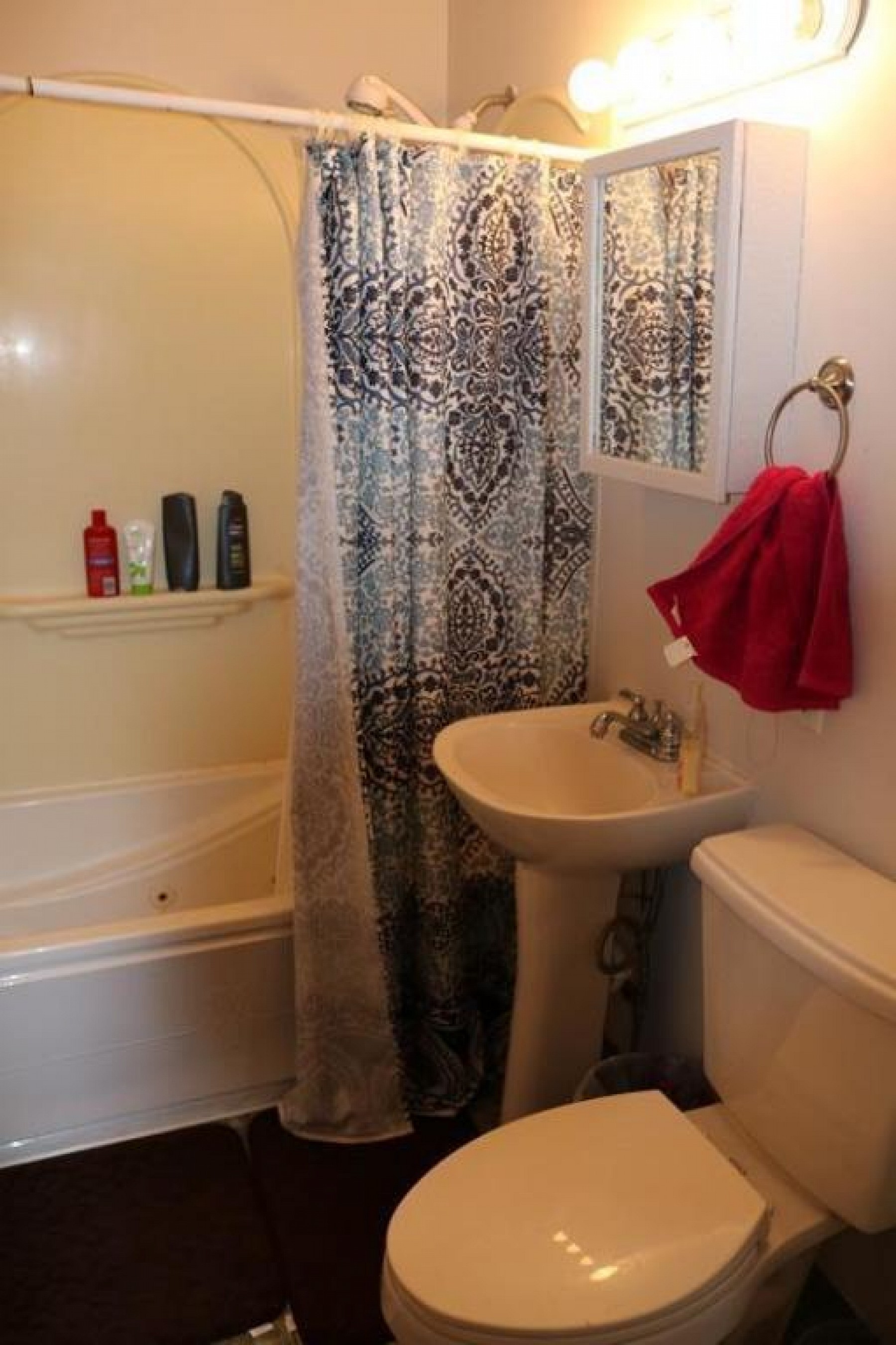 208 6th Ave S, Brookings, SD 57006