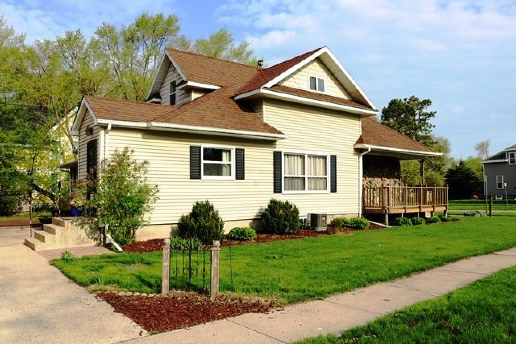 103 8th Street W, Brookings, SD 57006