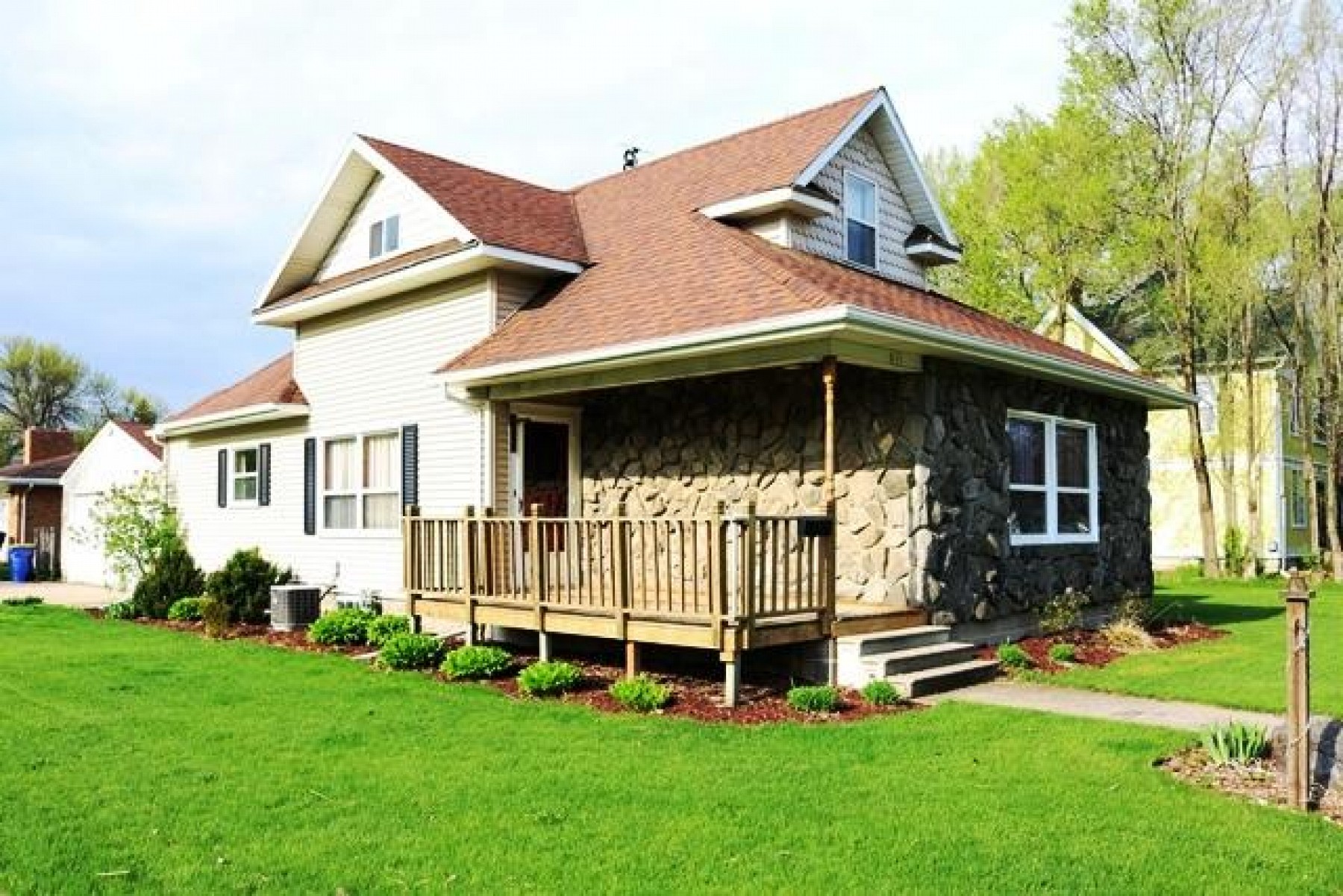 103 8th Street W, Brookings, SD 57006