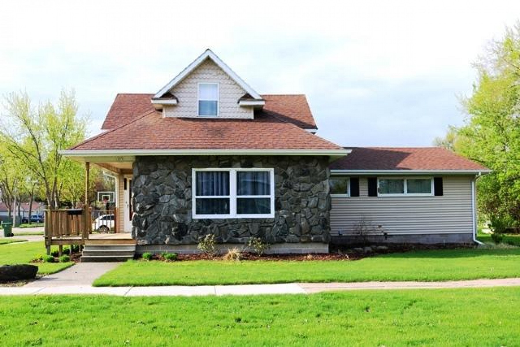 103 8th Street W, Brookings, SD 57006