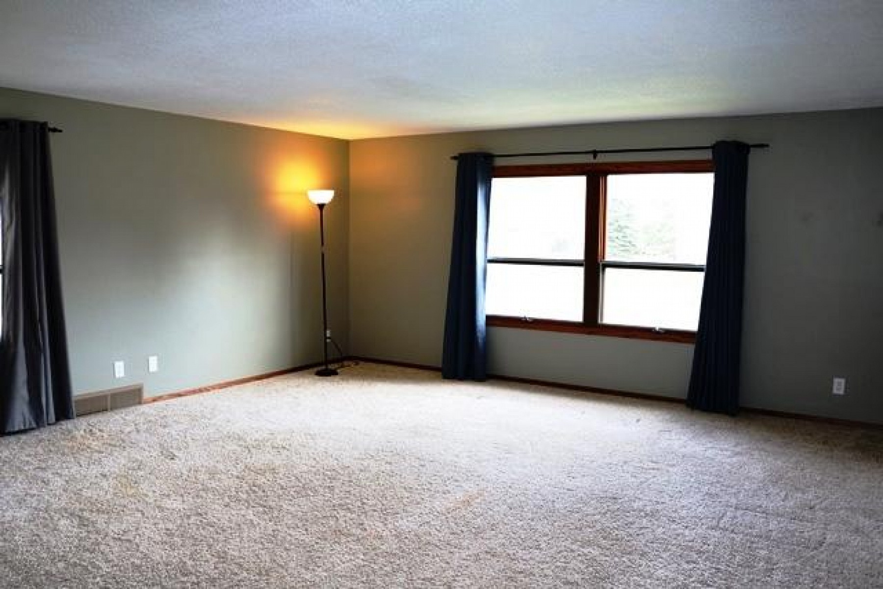 103 8th Street W, Brookings, SD 57006