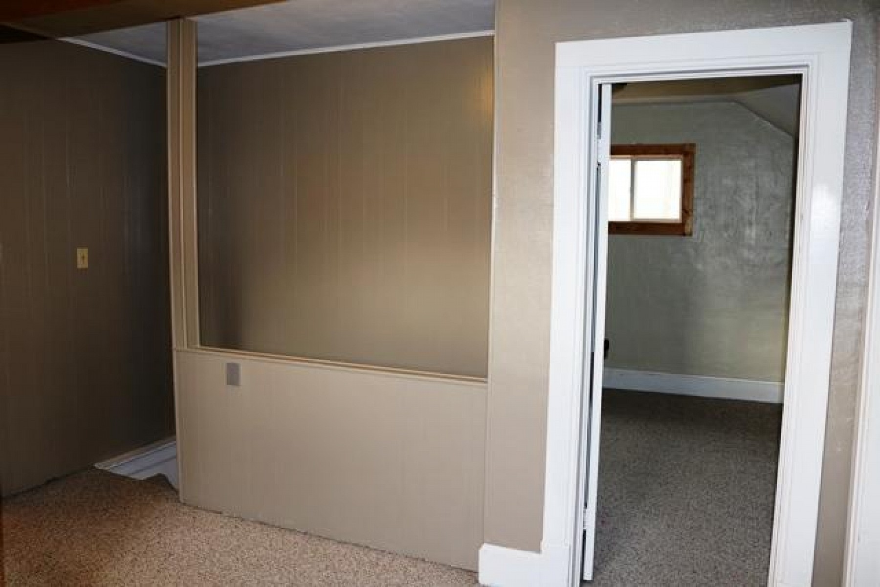 103 8th Street W, Brookings, SD 57006