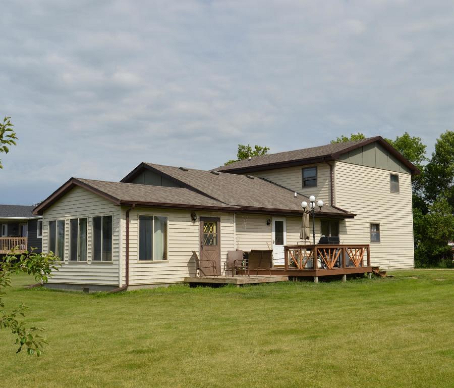 203 BEALE Drive, Volga, SD 57071