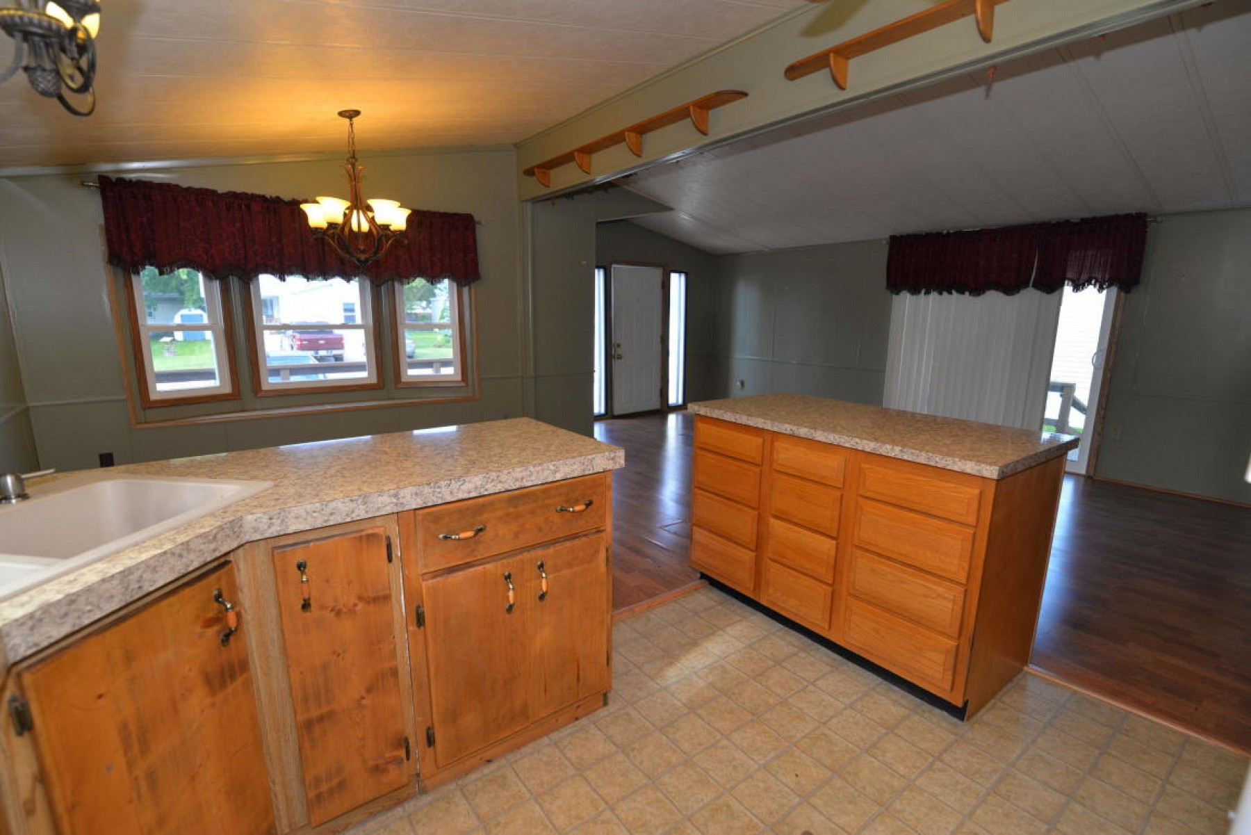 410 Medary, Brookings, SD 57006