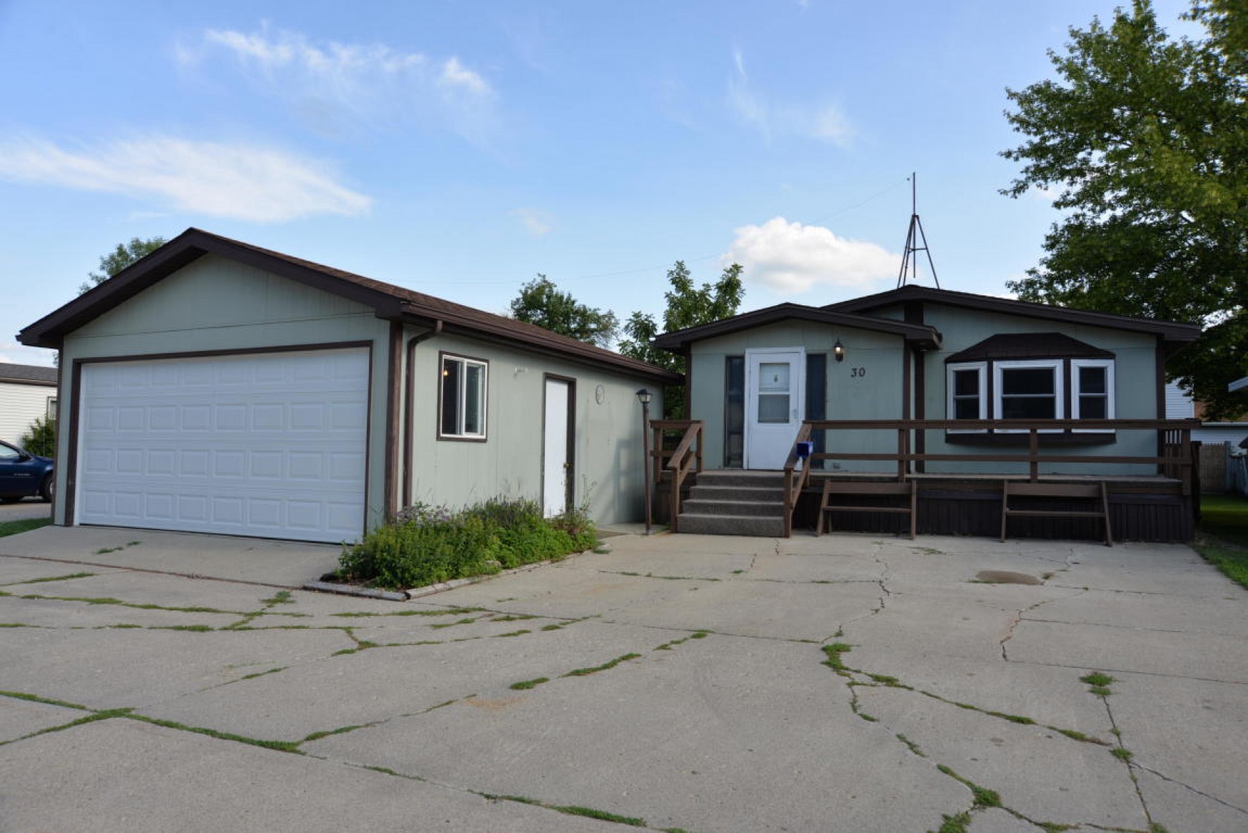 410 Medary, Brookings, SD 57006