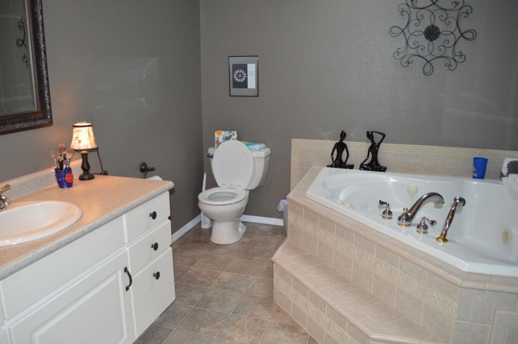 805 Arrowhead Pass, Brookings, SD 57006