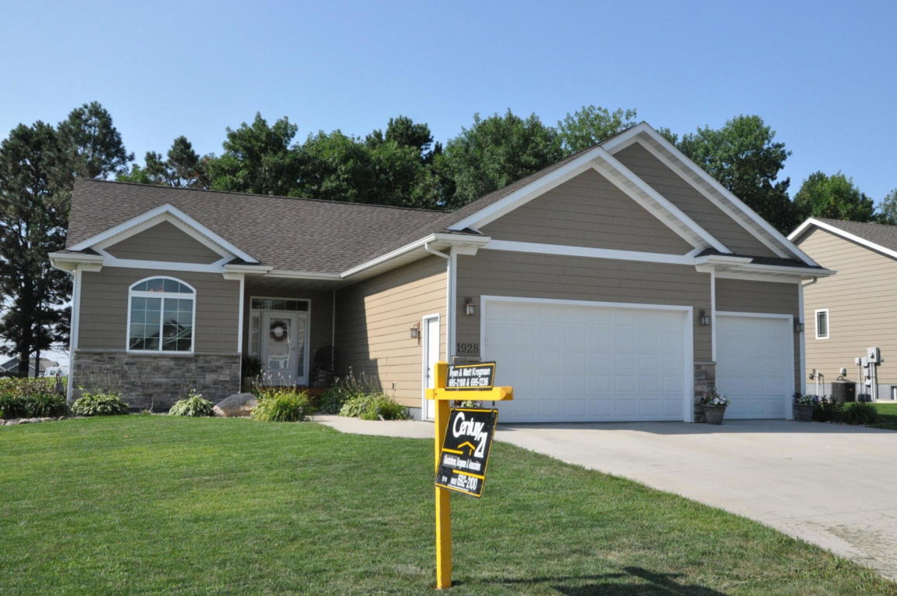 1928 Overlook Ridge Road, Brookings, SD 57006