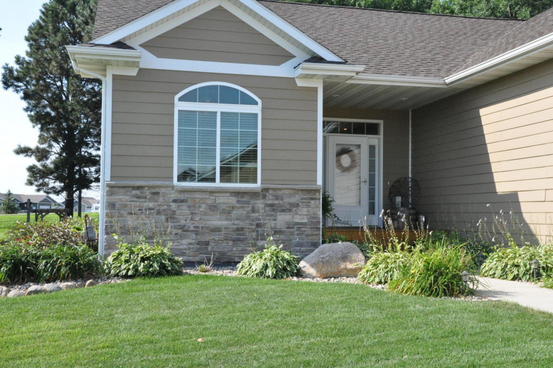 1928 Overlook Ridge Road, Brookings, SD 57006