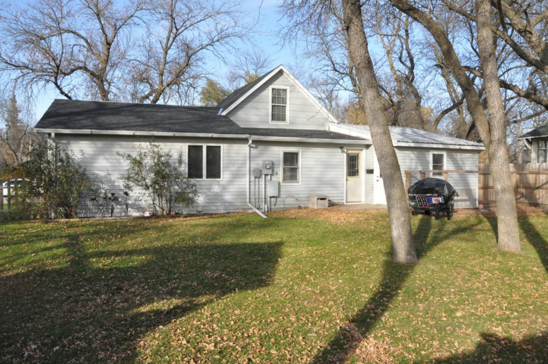 111 Main Street, White, SD 57276