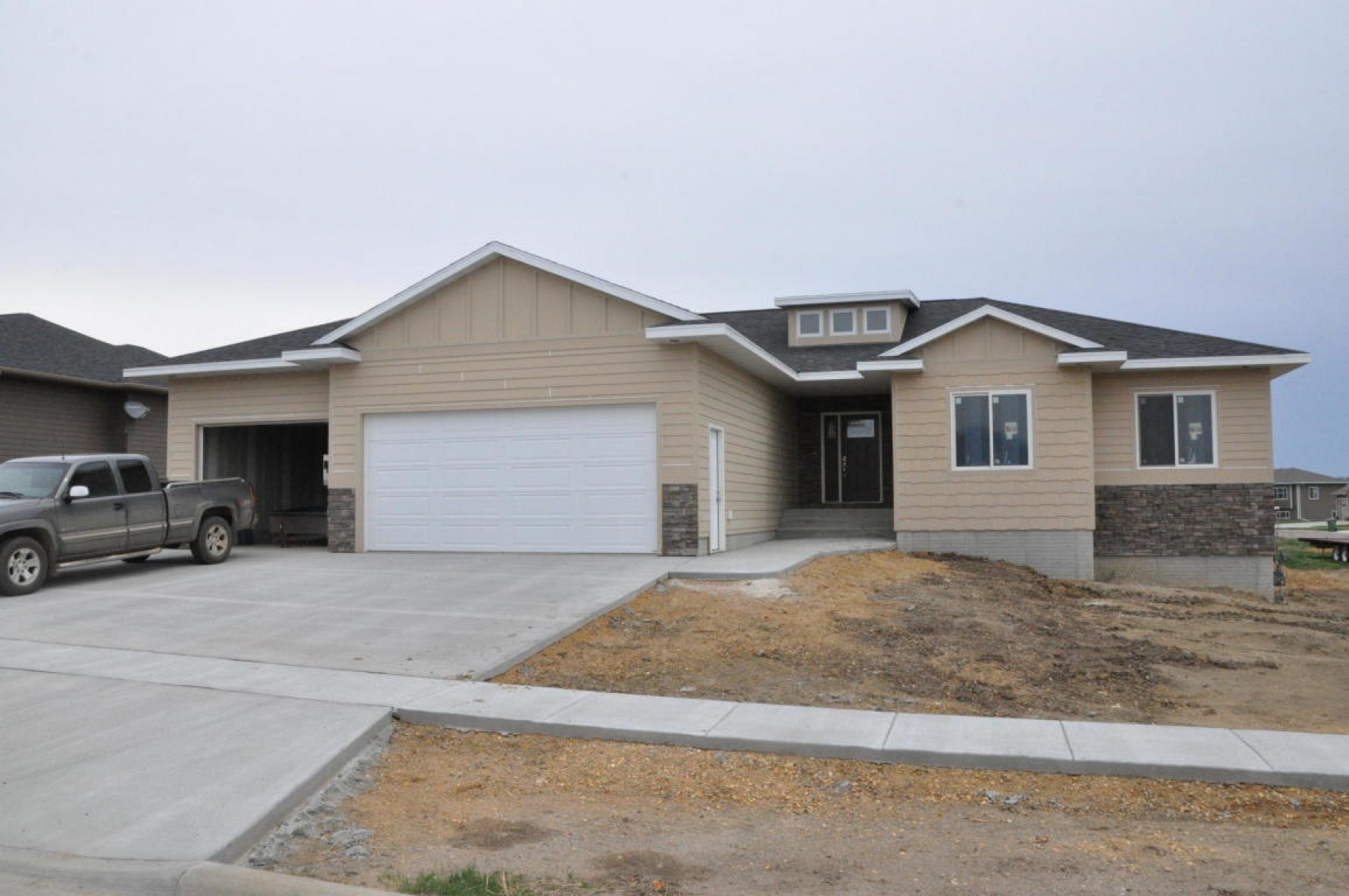2233 Larkspur Ridge Drive, Brookings, SD 57006