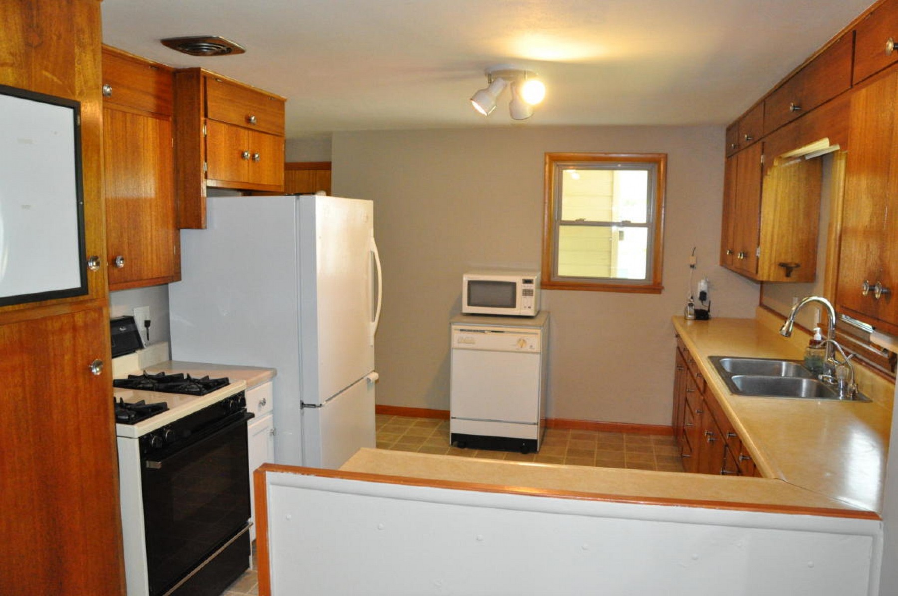 1534 Main Avenue S, Brookings, SD 57006