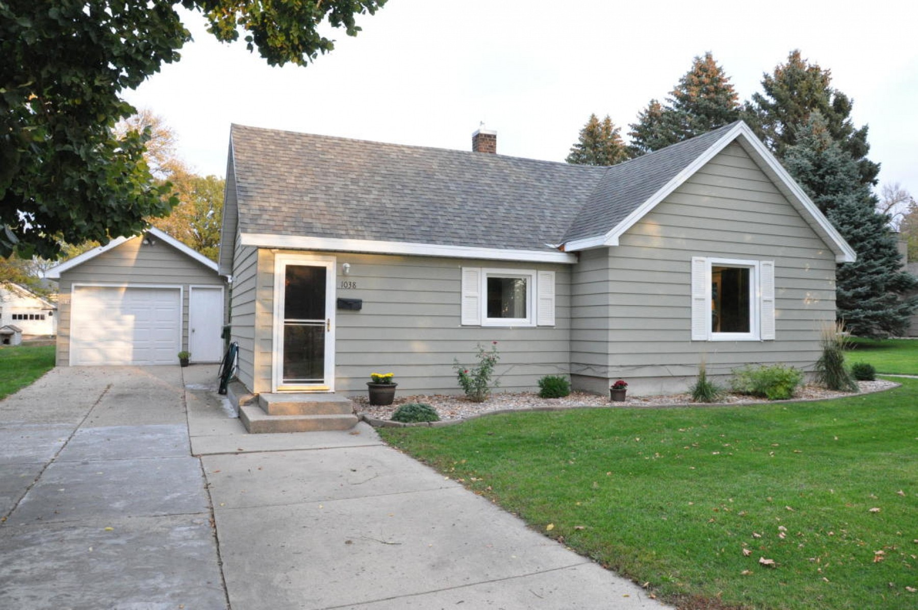 1038 7th Avenue, Brookings, SD 57006