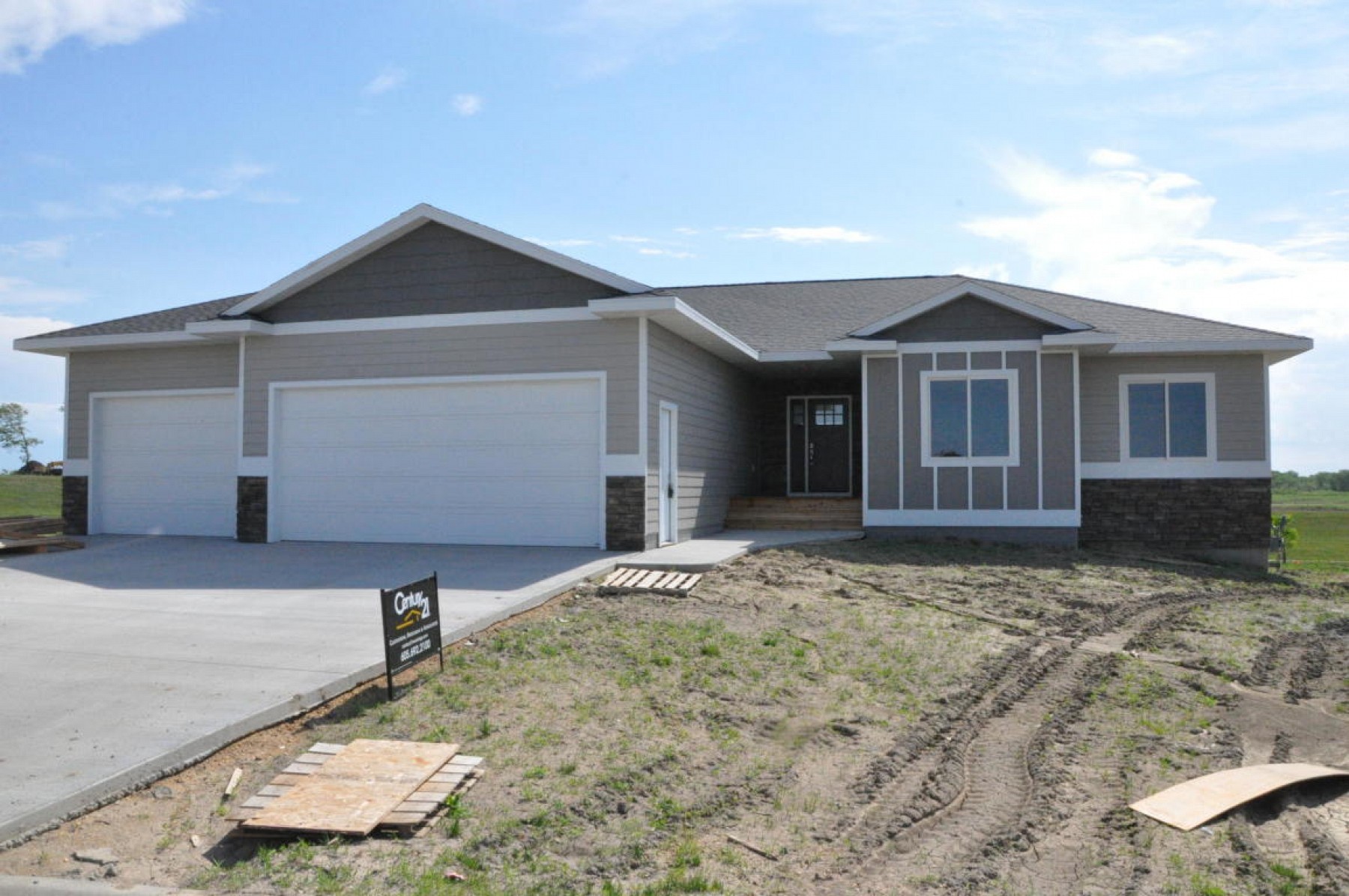 2631 Wood Duck Trail, Brookings, SD 57006