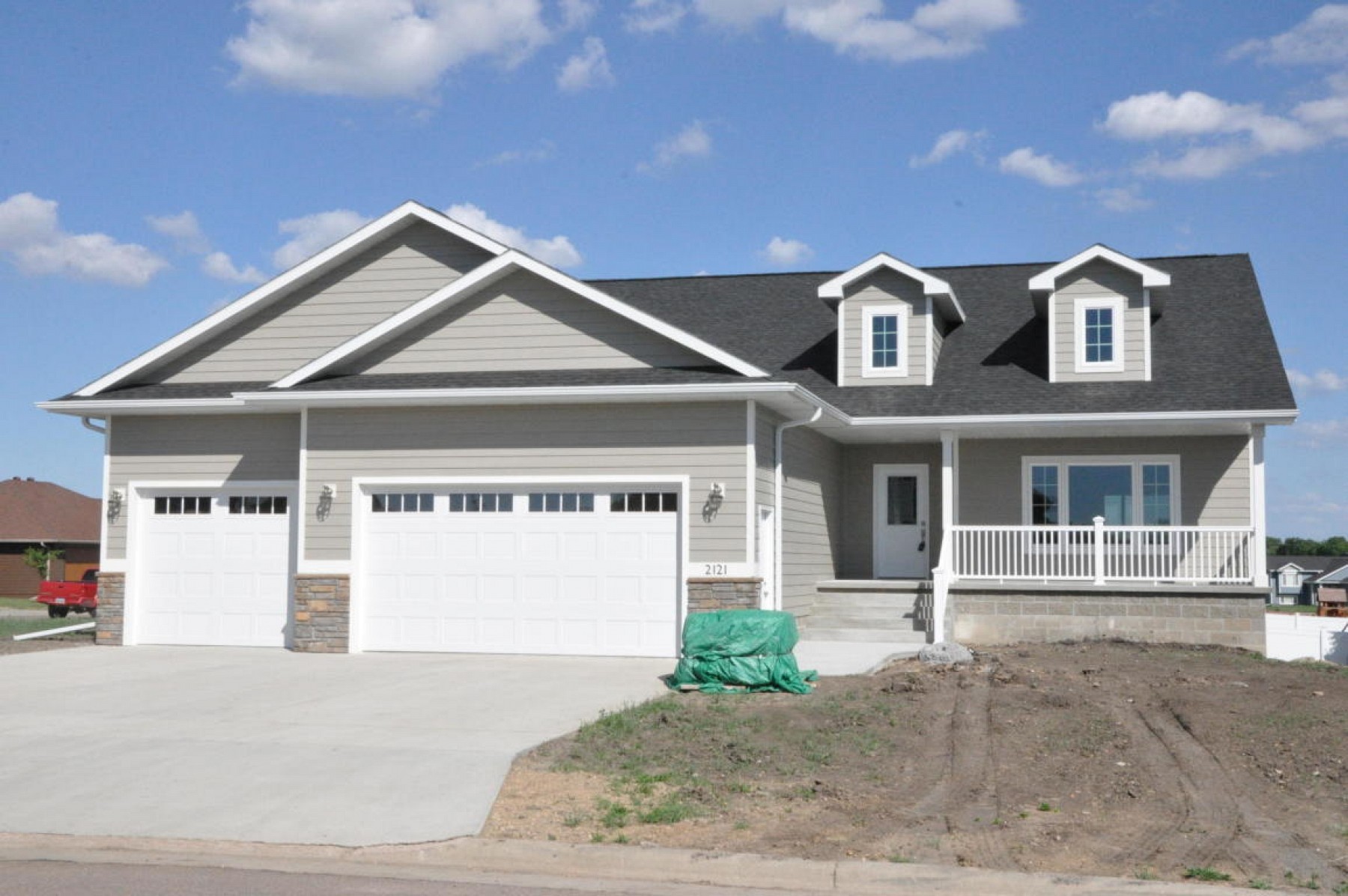 2121 Larkspur Ridge Drive, Brookings, SD 57006