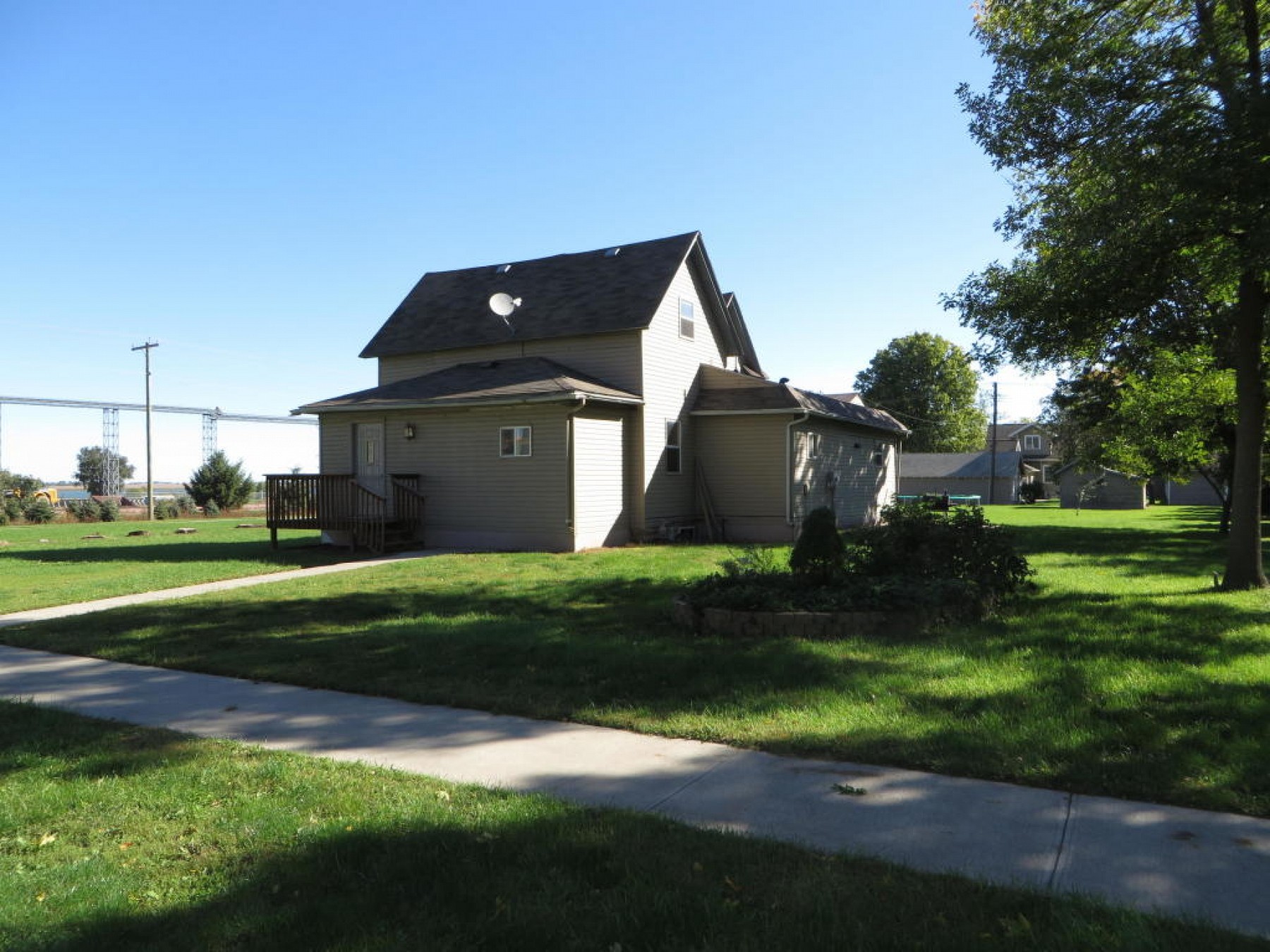 314 Spring Avenue N, Lake Preston, SD 57249
