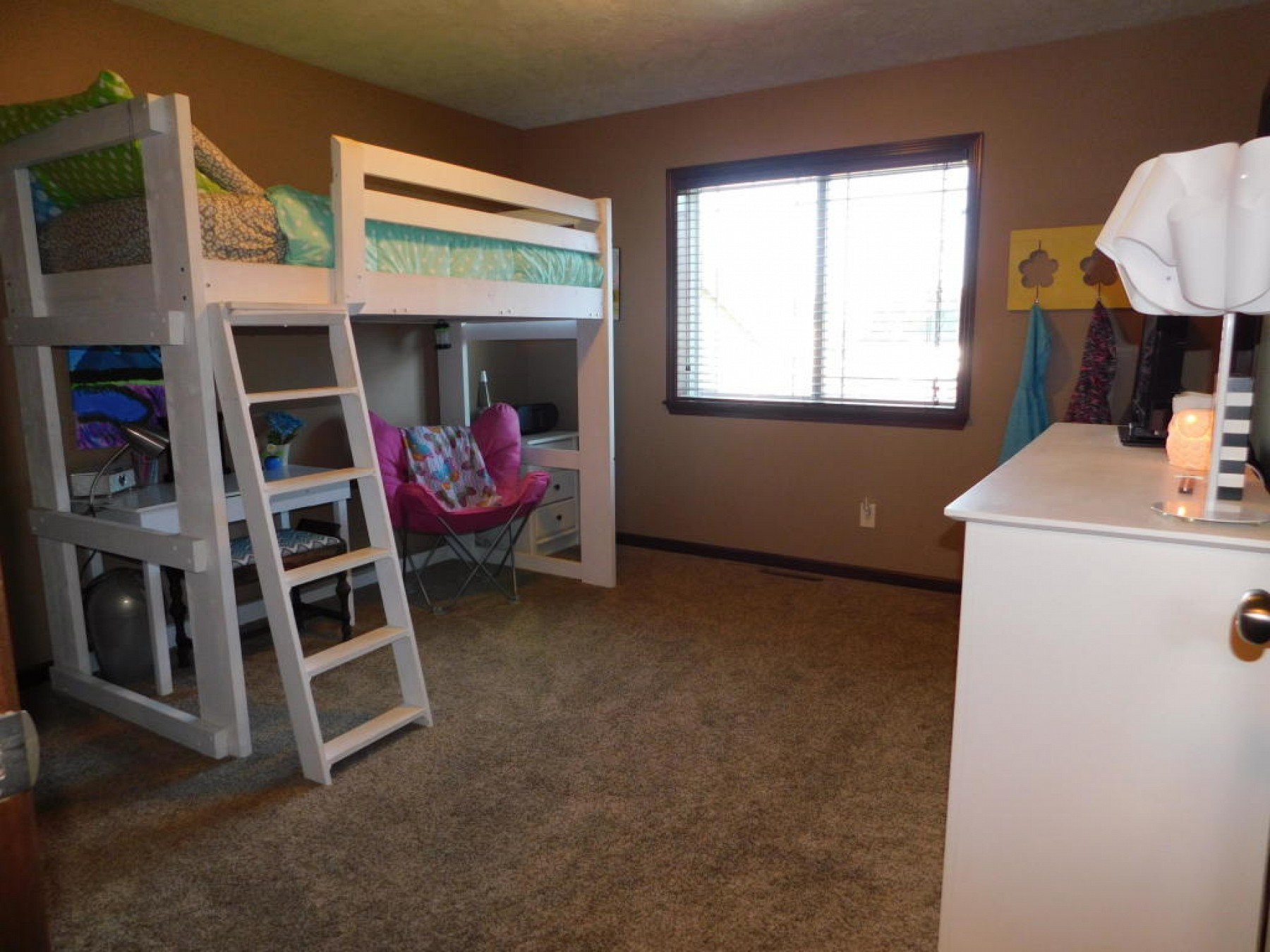 242 Blue Bell Circle, Brookings, SD 57006