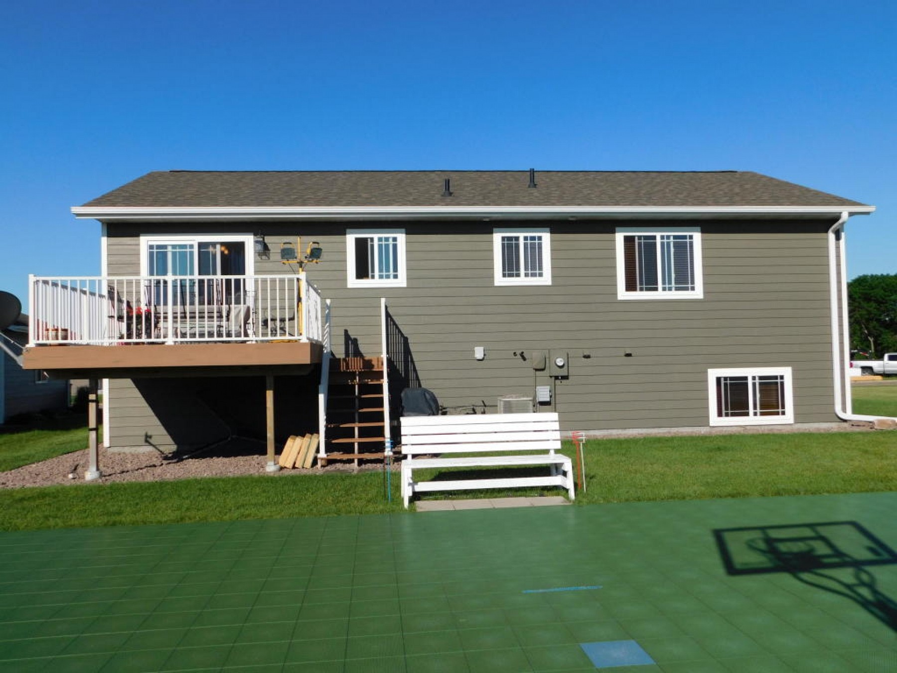 242 Blue Bell Circle, Brookings, SD 57006